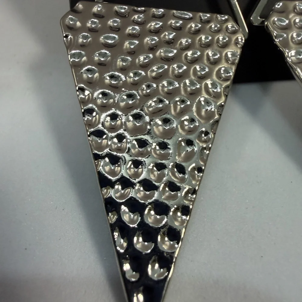 🩷5/$10🩷 Paparazzi Silver Hammered Triangle Drop Earrings